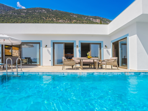  gece  -  Kasım
  | Kaş Yeniköy’de Deniz Manzaralı, Jakuzili Balayı ve Aile Villası – 4 Kişilik Tatil İçin İdeal Seçim